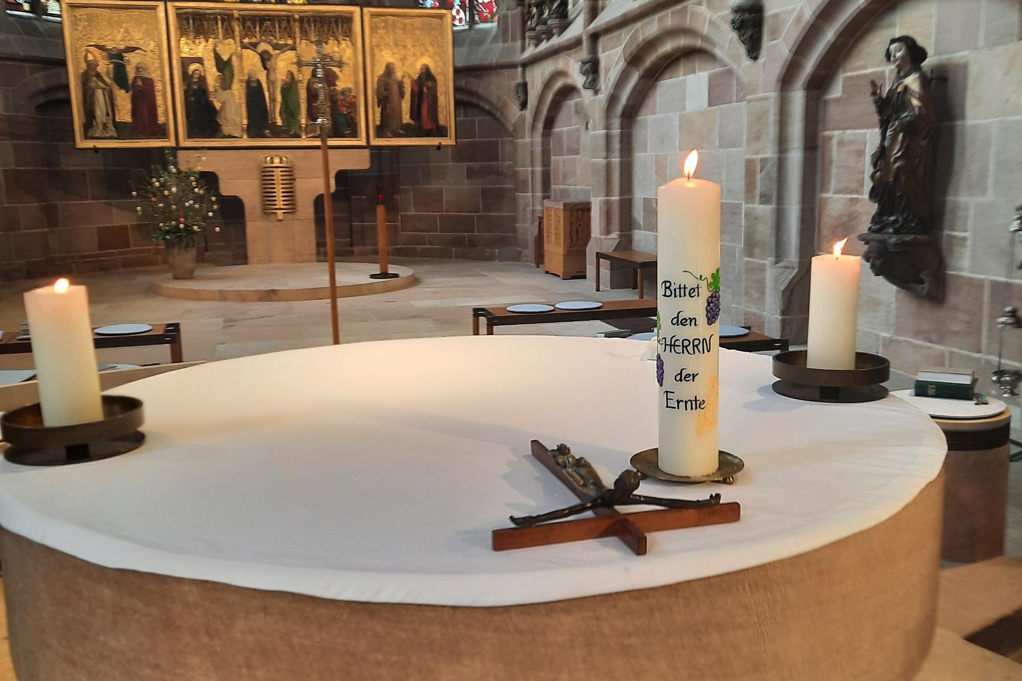 Weltgebetstag um geistliche Berufungen in der Frauenkirche in Nürnberg