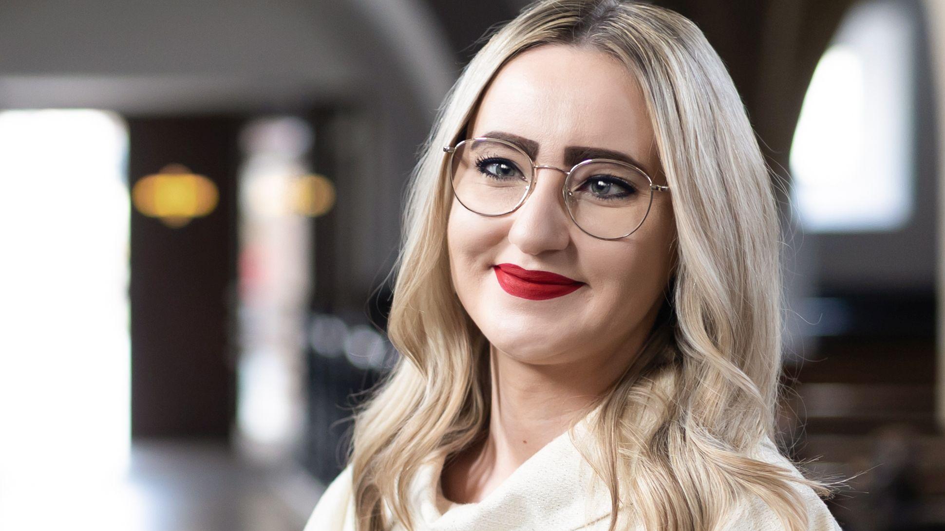 Portraitaufnahme_PR_Anna_Schreiber