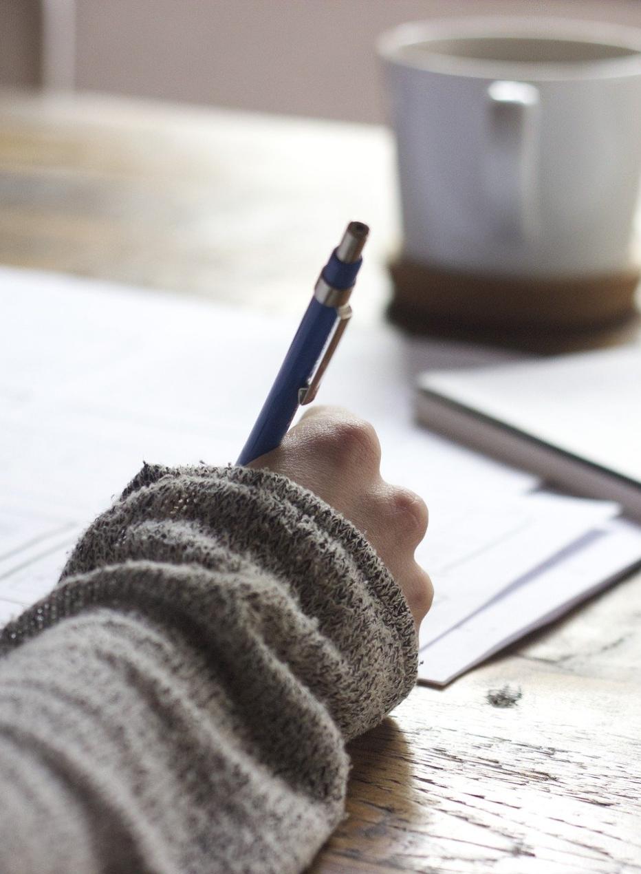 writing-828911_1920